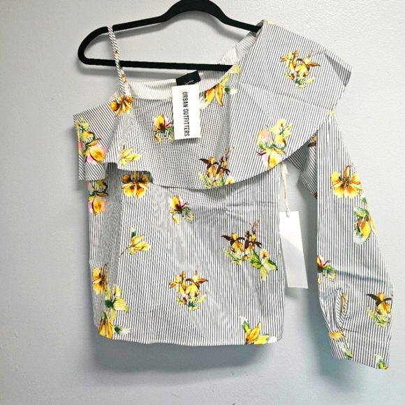 Urban Outfitters top - Picture 2 of 6